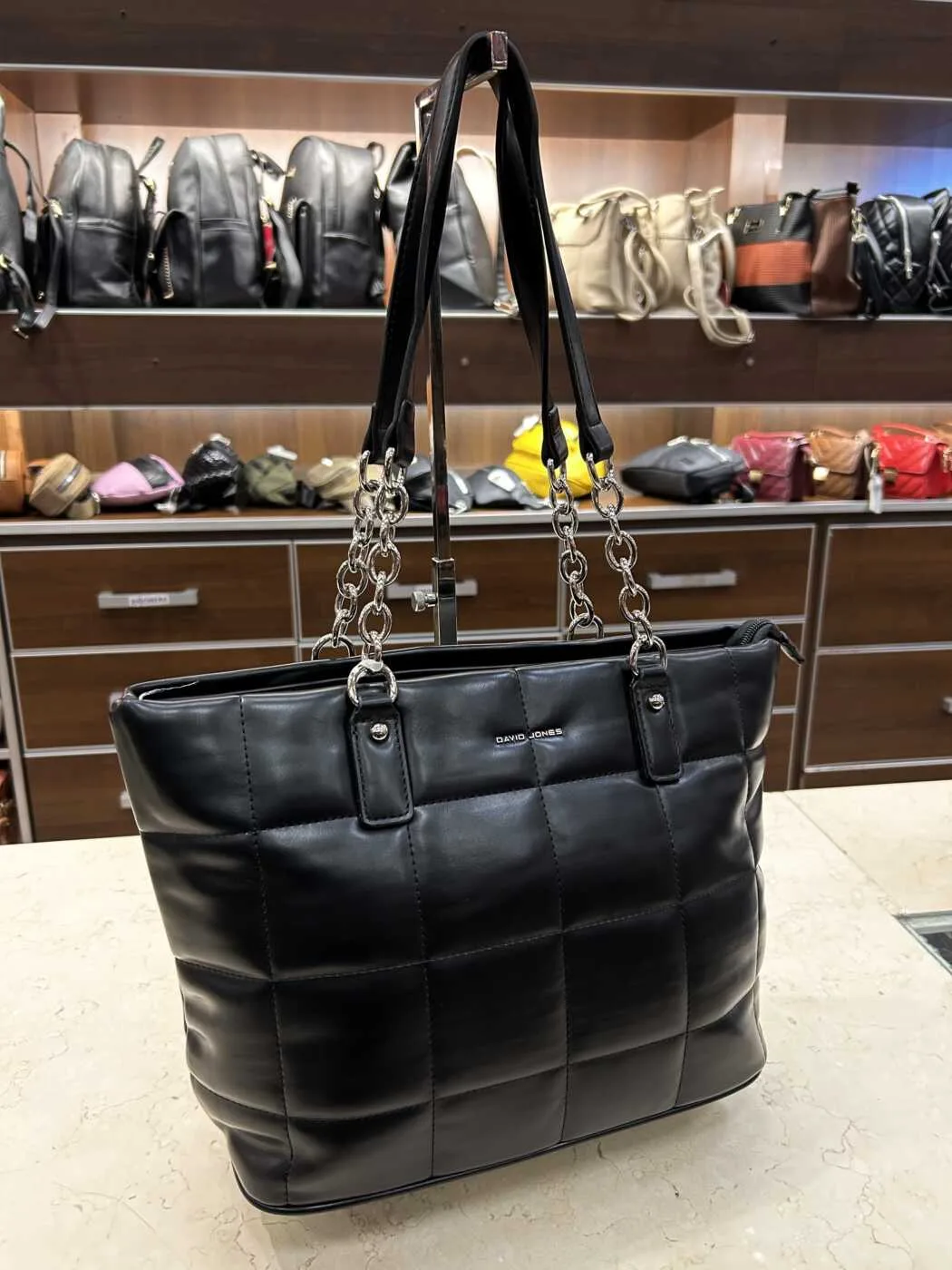 Cartera David Jones detalle pespuntes cuadrados – La Sorpresa