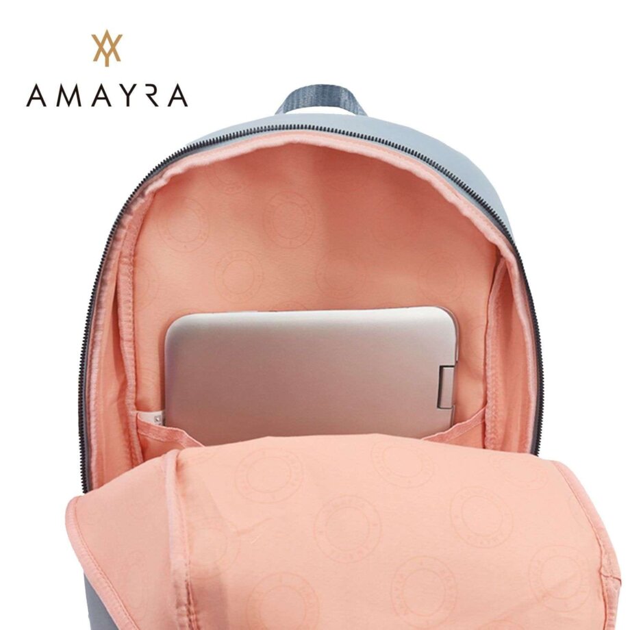 Mochila Amayra porta notebook eco cuero azul.