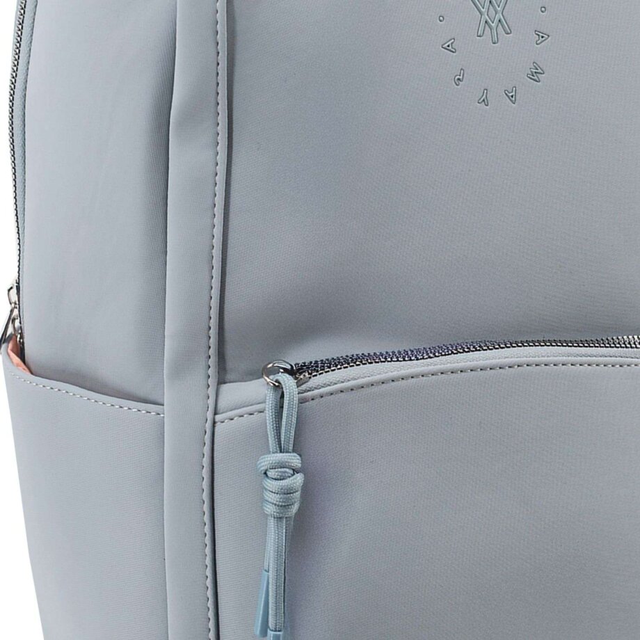 Mochila Amayra porta notebook eco cuero azul.