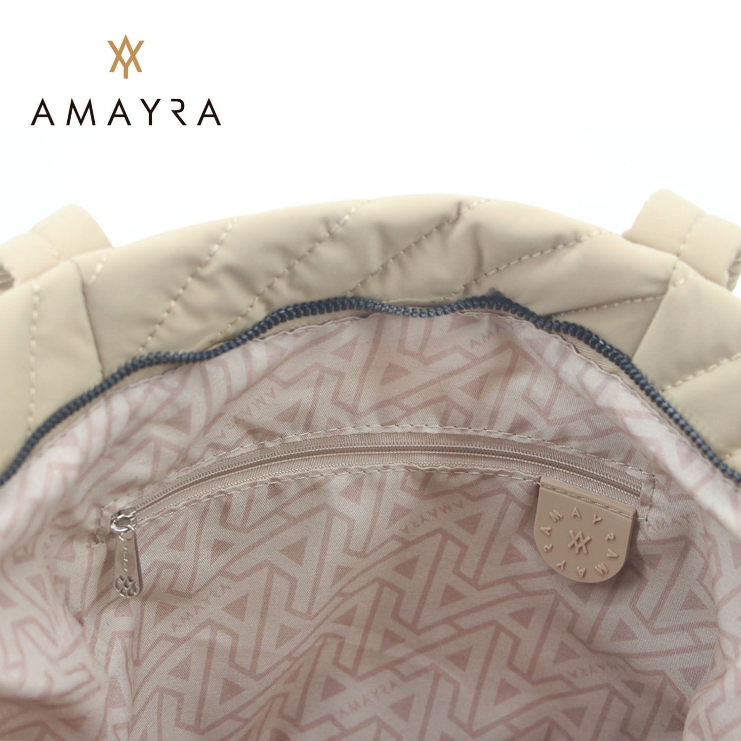 Cartera Amayra tipo bolso microfibra camel.