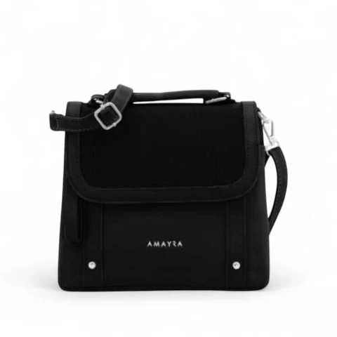 Cartera Amayra con opción a mochila negra.