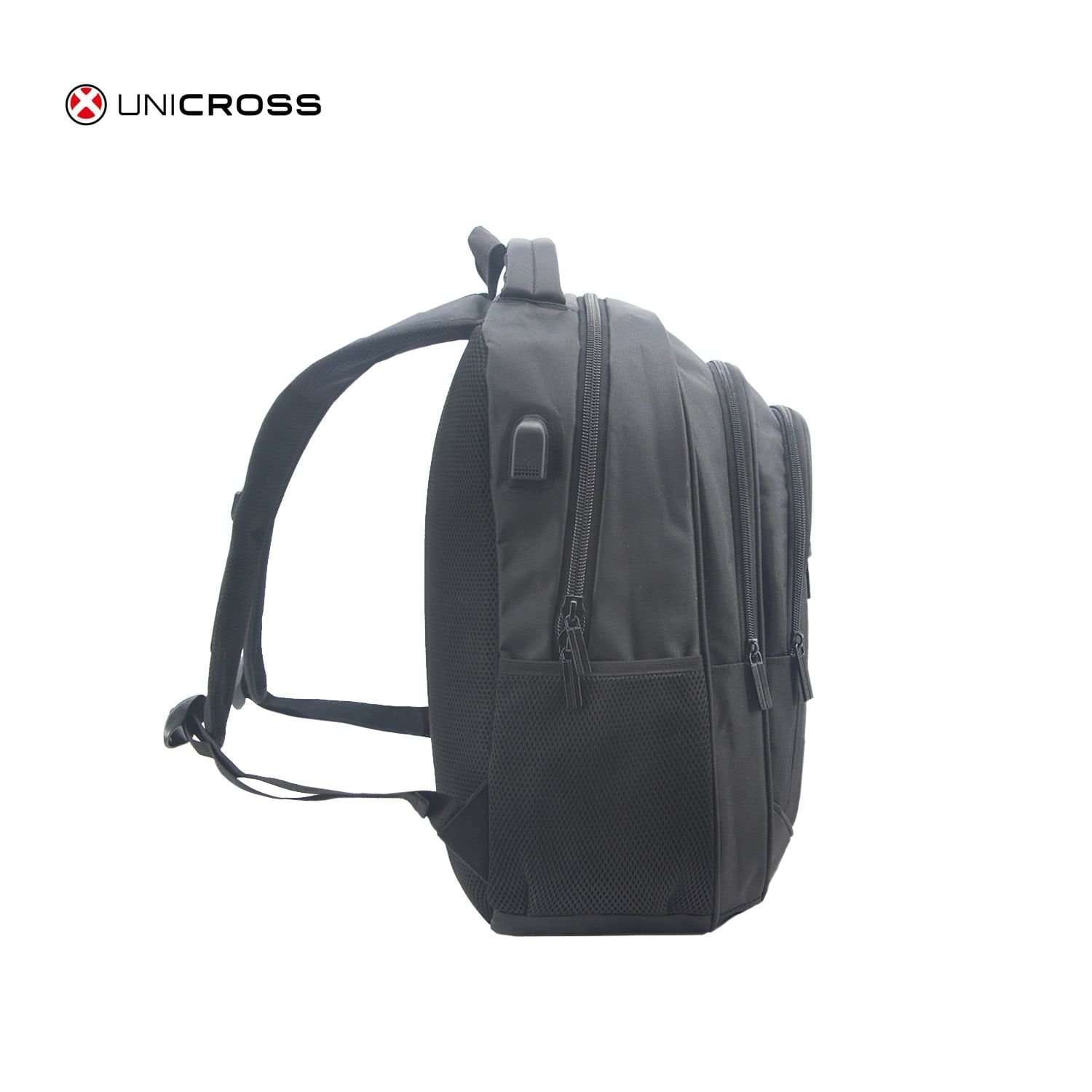 Mochila Unicross porta notebook 18" negra.