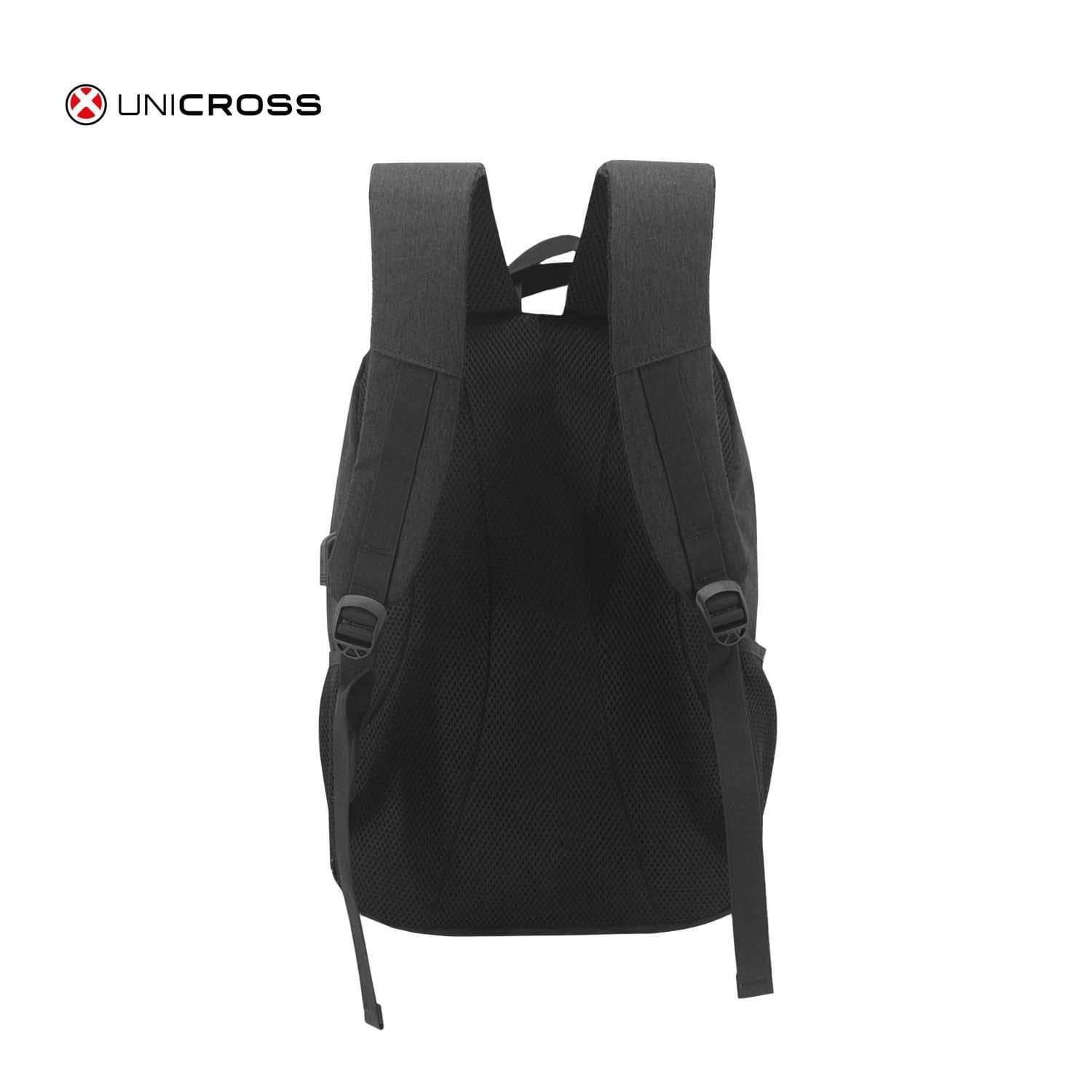 Mochila Unicross p/notebook 18" negra.