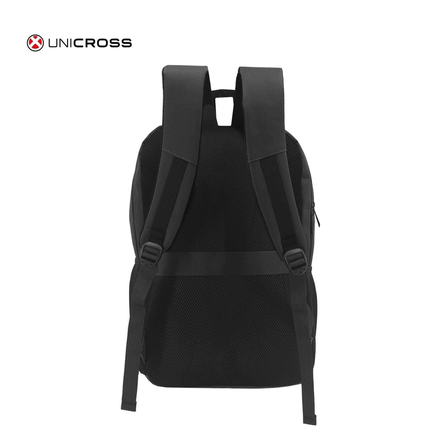 Mochila Unicross porta notebook 18" negra.