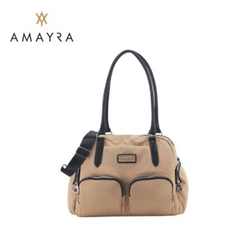Cartera Amayra forma baúl camel.