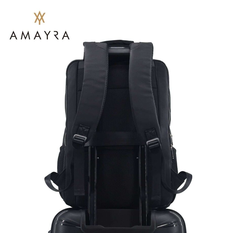 Mochila Amayra  porta notebook negra.