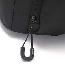 Bolso conservadora isotérmica Wanderlust negra.