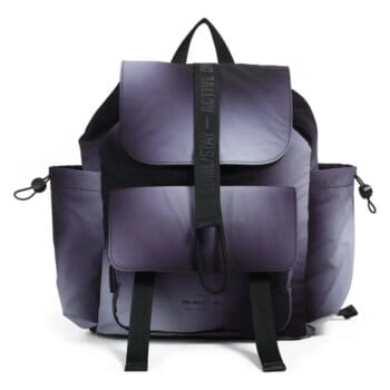 Mochila Chimola Harmony negra estampada con tapa.