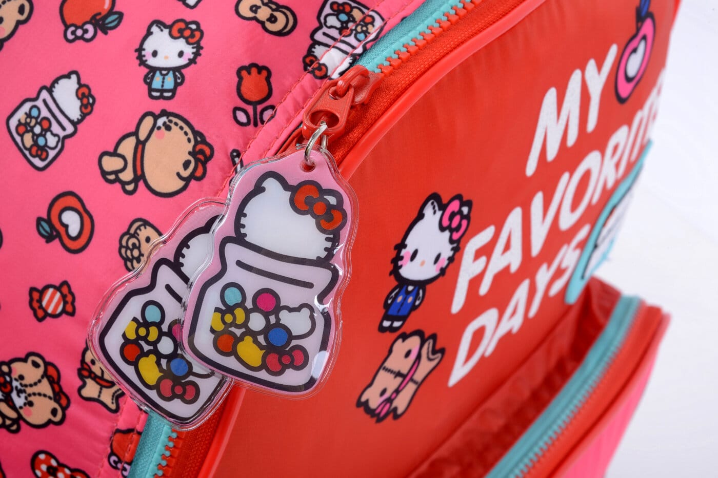 Mochila Hello Kitty Dias Favoritos Con Carro16" .Tamaño Grande.