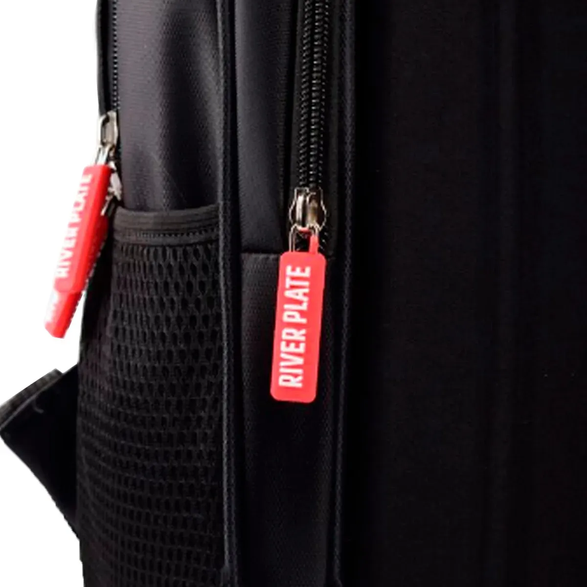 Mochila River Plate 17". Tamaño Grande.