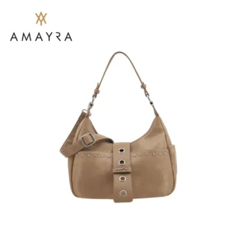 Cartera Amayra Eco Cuero Vison Claro Con Solapa Y Tachas.