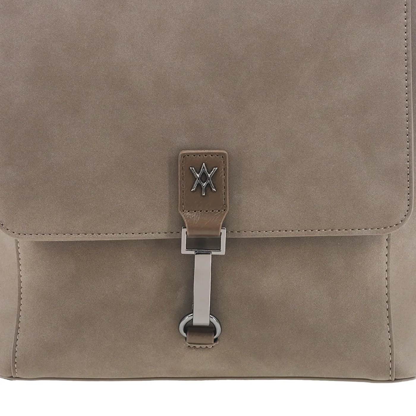 Mochila Amayra Urbana Eco Cuero Color Vison.