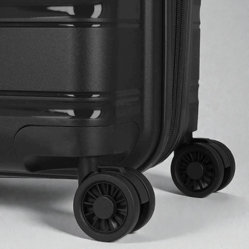 Valija American Tourister Upstrike 65cm Mediana Color Negro