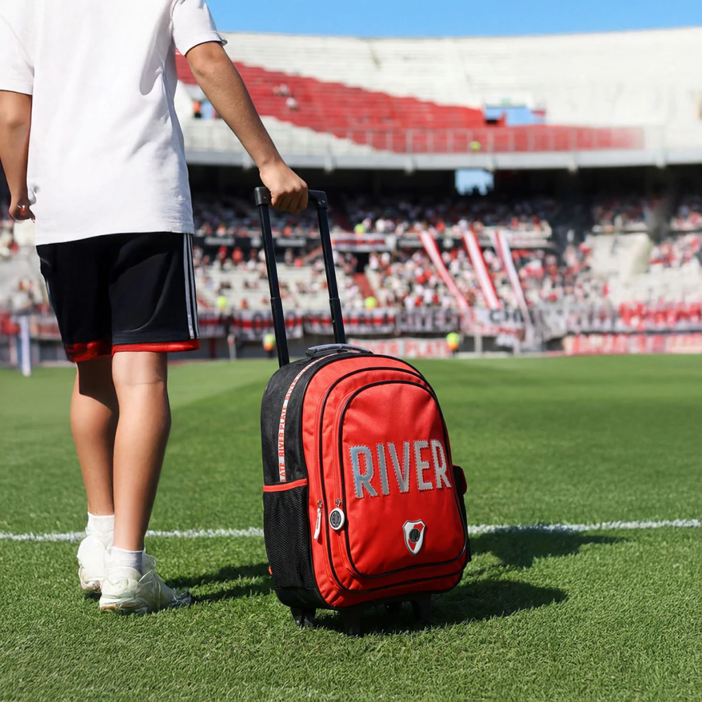 Mochila River Plate C/C 18". Tamaño Grande.