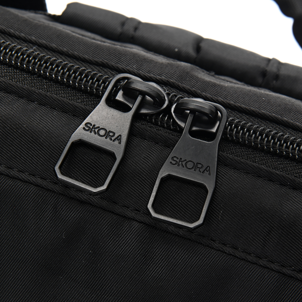 Mochila maternal Skora con cambiador Negra Boca De Pez
