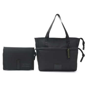 Bolso Maternal Skora Con Cambiador y Llavero Color Negro