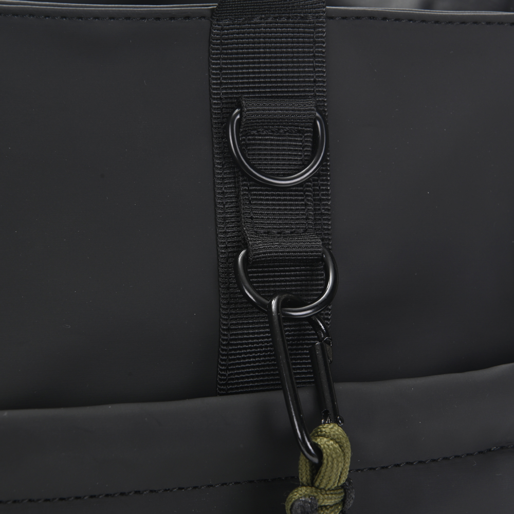 Bolso Maternal Skora Con Cambiador y Llavero Color Negro
